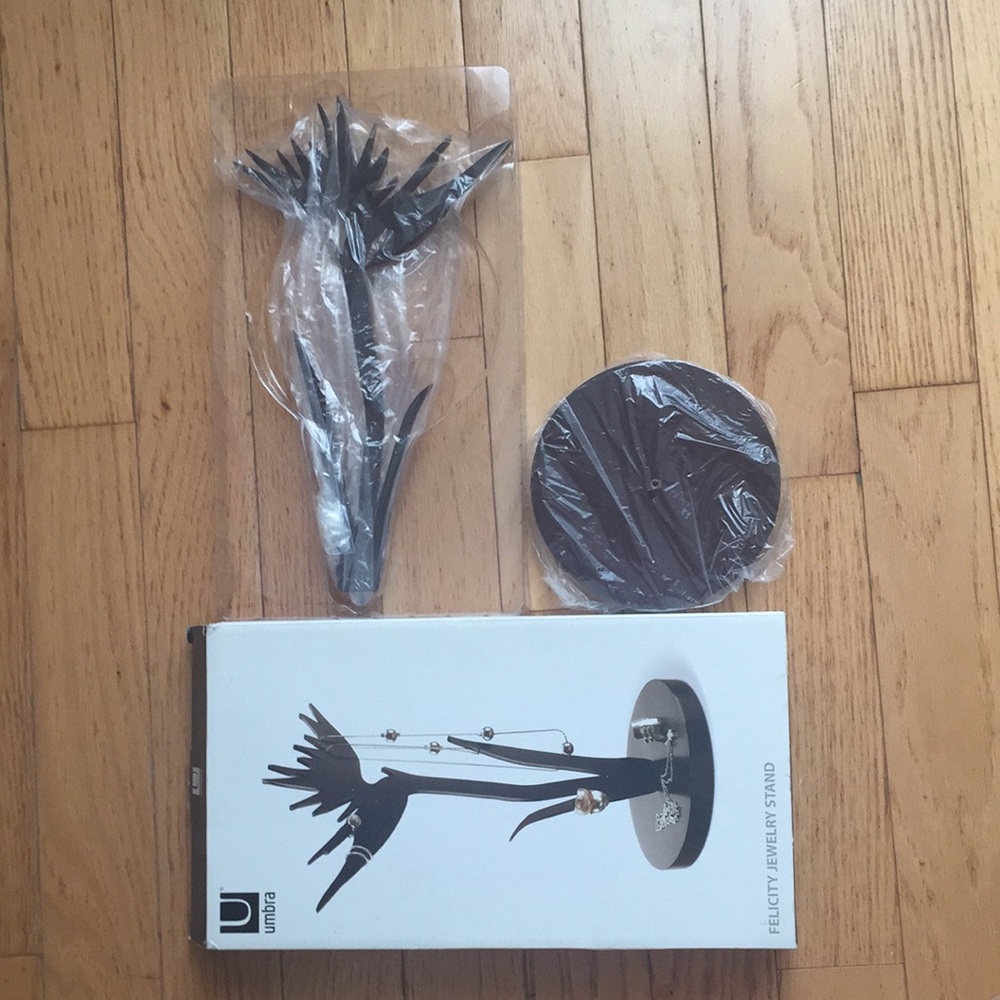 Umbra Jewelry Stand - Picture 11 of 12